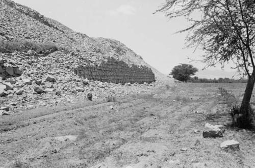 Huge unnamed site with megalithic masonry discovered by Tello, east of Sechin, Casma Valley