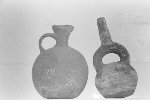 Pottery vessels, Sullana, Frisell Collection