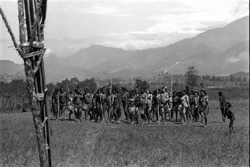 Women dance on the Liberek