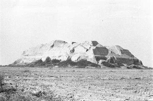 Southwest corner of huaca at Site 44