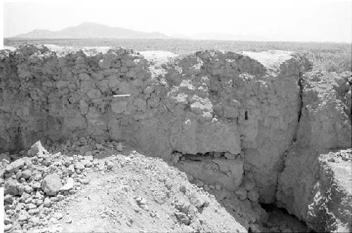 Detail of adobe wall construction at Site 122