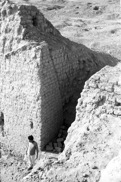 West part of south wall of Huaqueo A at Site 128