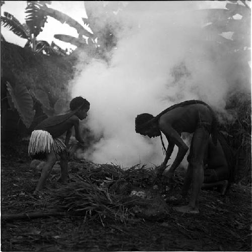 Women working on haksé