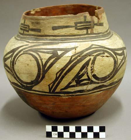 Early modern hopi polychrome pottery jar