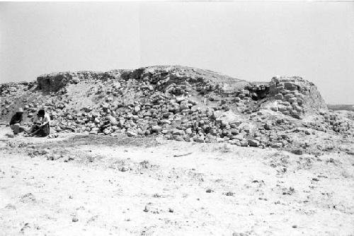 Bevelled outer wall on west side of top of mound at Site 177