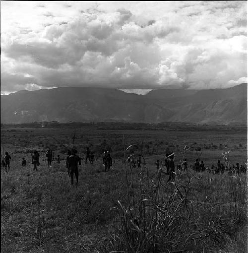 men moving north along the Warabara