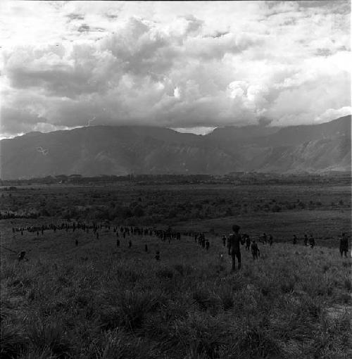 men moving north along the Warabara