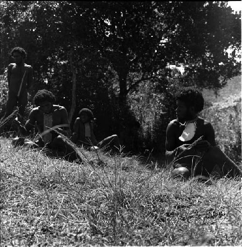 Men knitting nyeraken arés