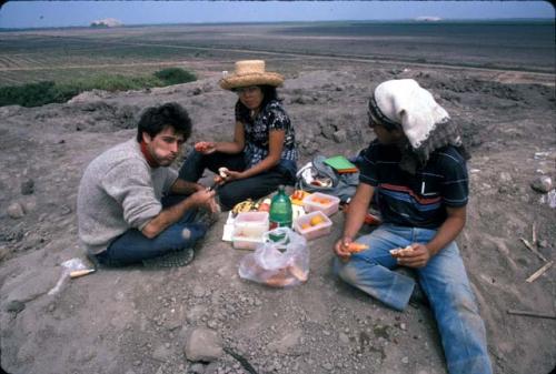 Lunch on La Leche (Site 22)