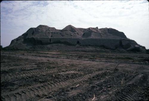 East face of Huaca Rosario (Site 44)