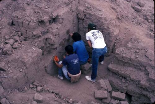 Conservation of Mural in Huaqueo B, El Palacio at Site 128