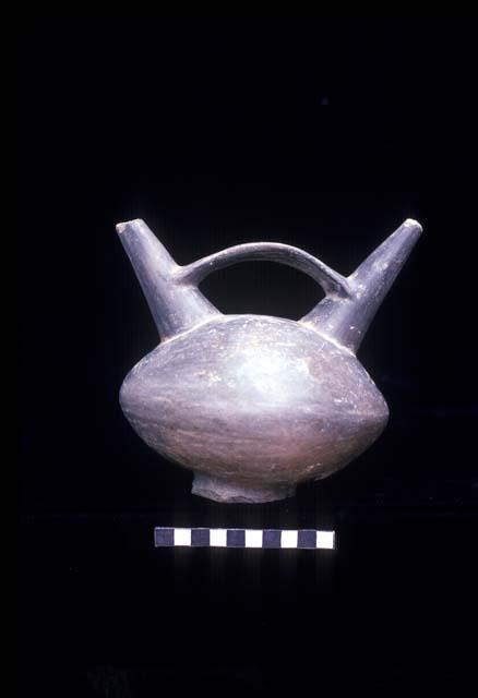 Black bridge spout vessel