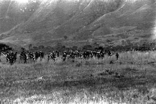 Distant shot of a warrior group on the Tokolik