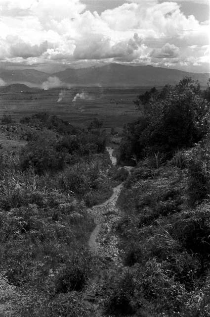 View towards the Siobara and the western mountain wall, taken on the path to Lokoparek