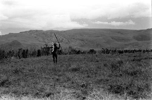 Willihiman-Wallalua man dancing, Wittaia seen in the distance