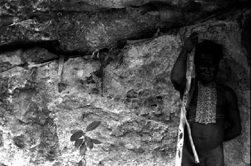 detail of Wittaia bones; Yege Asuk standing in front of it