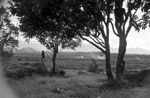 Children playing above the Anelerak, looking out towards the Siobara