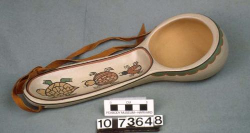 Polychrome ladle: turtles painted on handle