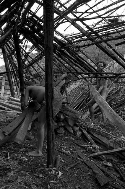 Tearing apart an old hunu in Abukulmo