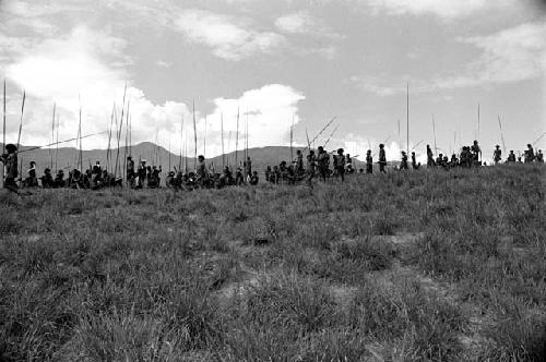 Groups of warriors on the Warabara