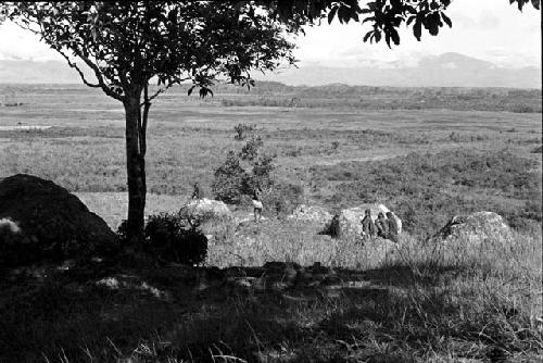 Women on the Anelerak waiting to go to the fields