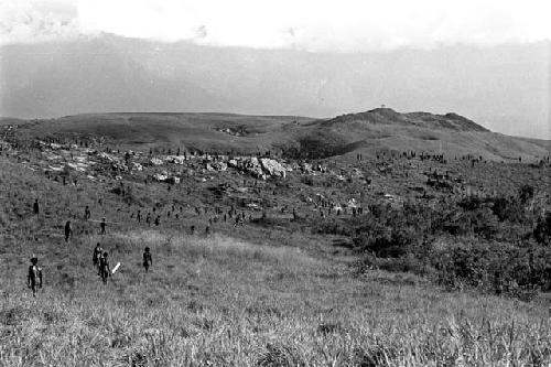 Distant view of action on the ridge of the Warabara