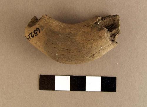 Ceramic pipe fragment