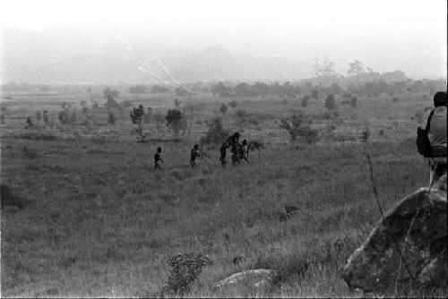 Tekman Biok being carried by his comrades