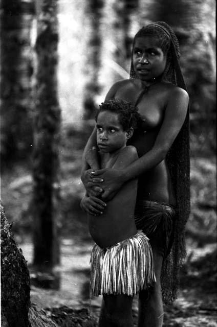 Woman and child in Homoak