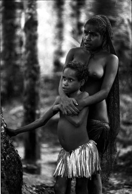 Woman and child in Homoak