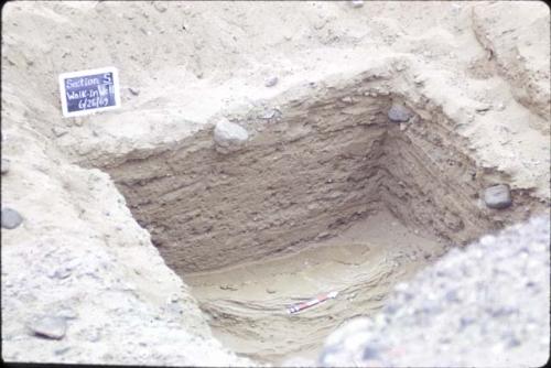 Chan Chan/ Sect. S, Fea.3---walk-in well, but bedded mud layer shown