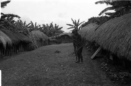 Two men in Wereklowé's sili