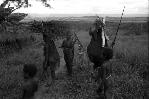 Women outside of Wuperainma