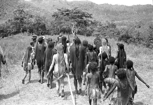 Women dancing on the Anelerak