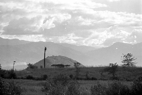 Kaio framed against the Siobara; includes gardens near Siba's kaio