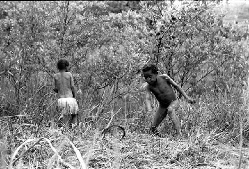 Tukom playing sikoko wasin