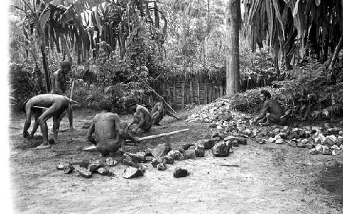 Beginning of the Wam Kanneké; cleaning the back sili