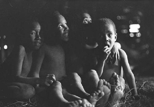 4 children in hunu at Wuperainma II