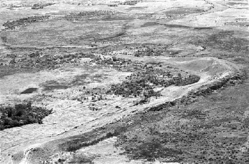 Aerial photograph of the Warabara; the end of the Siobara shows