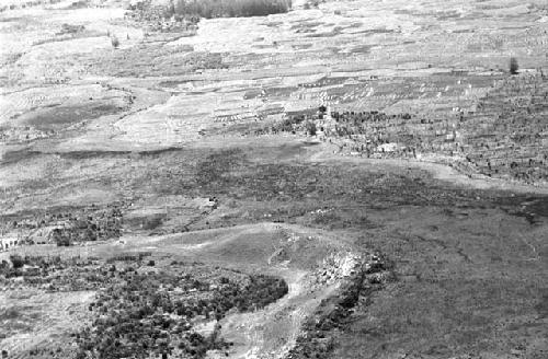 Aerial photograph over the Warabara; Homoak just at the top of the frame