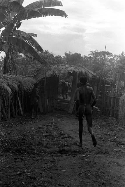 Men leaving the main sili of Abulupak when they heard that there might be some Wittaia in Homaklep ukul