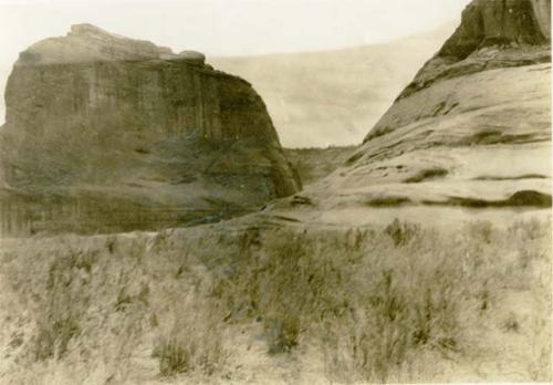 Area near kiva, Tse-on-i-tso-si Canyon