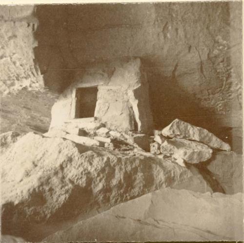 Storehouse at back of cave in ruins of Cliff Palace