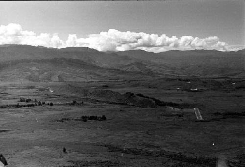 Missionary airstrip at Tulem visible; SE, over Baliem River