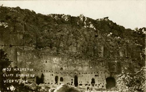 Pajarito Park cliff dwelling