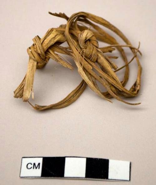 Fiber fragments, knotted