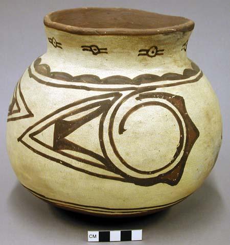 Jar, polacca polychrome style c. zuni rain bird design. 19.5 x 21.5 cm.