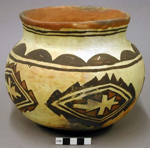 Jar, polacca polychrome style c. linear design. 17.1 x 20.8 cm.