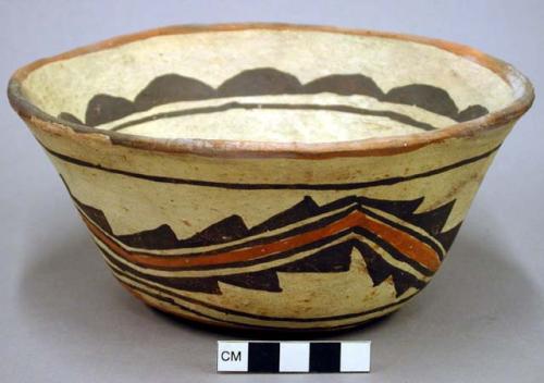 Bowl, polacca polychrome style c. int: curvilinear design; ext: linear design. 8