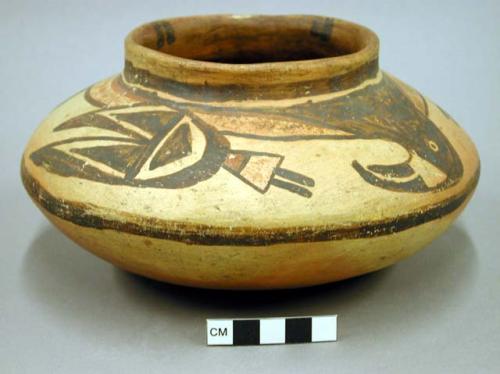 Jar, san bernardo polychrome. animal design.